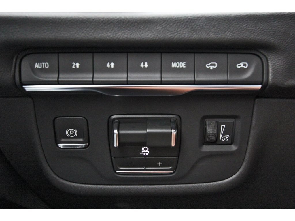 New 2026 Cadillac Escalade ESV Luxury w/ Touring Package AWD/4WD image 15