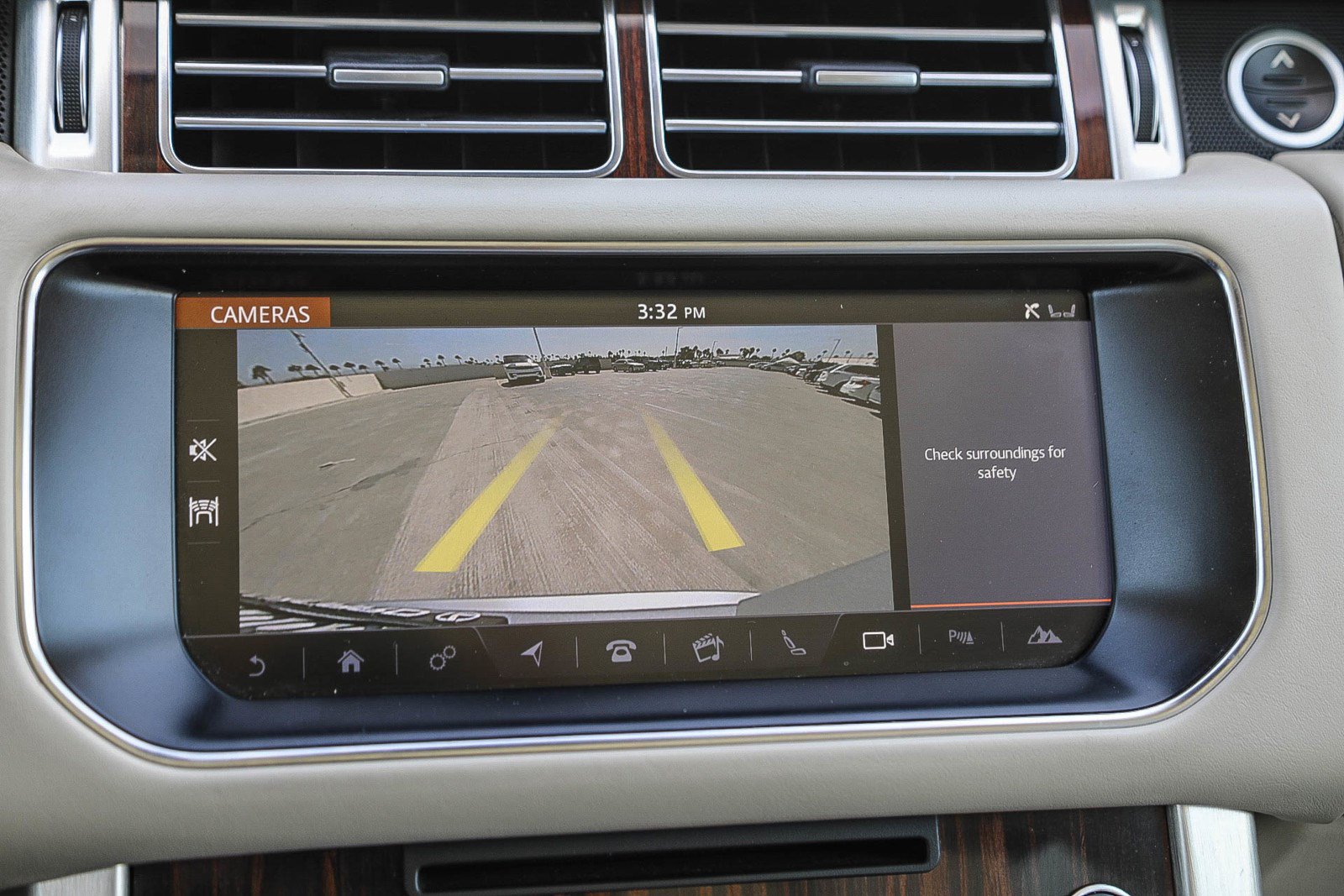Used 2017 Land Rover Range Rover HSE AWD/4WD image 23