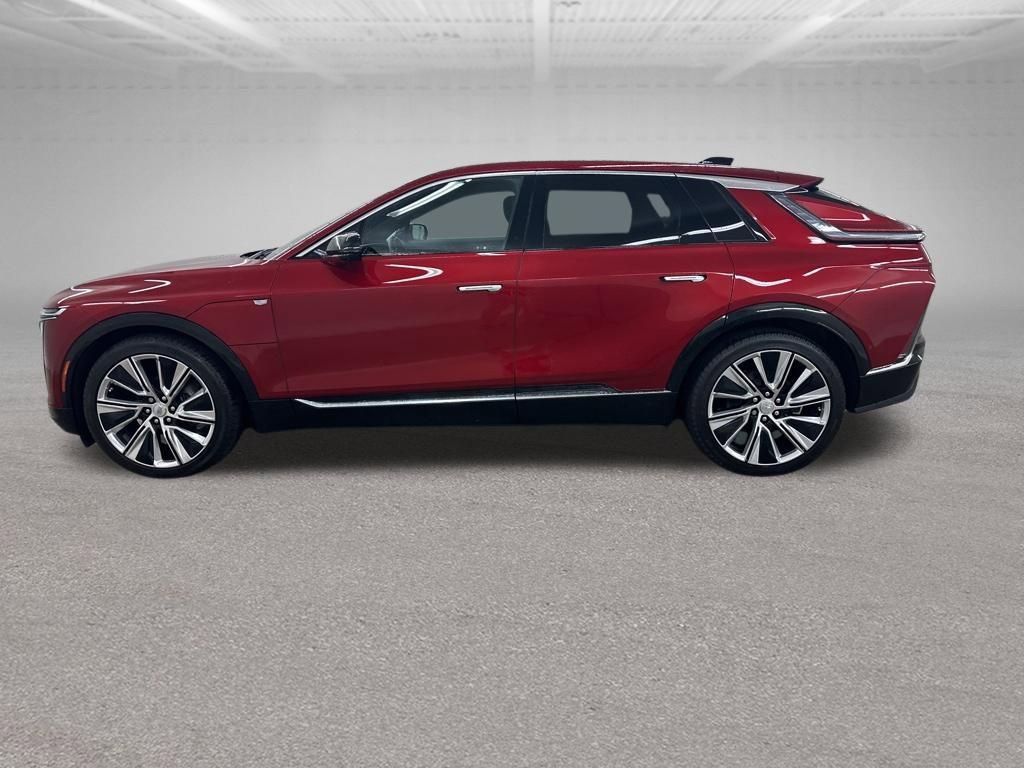 Used 2025 Cadillac Lyriq Luxury w/ LPO, Floor Liner Package AWD/4WD image 6
