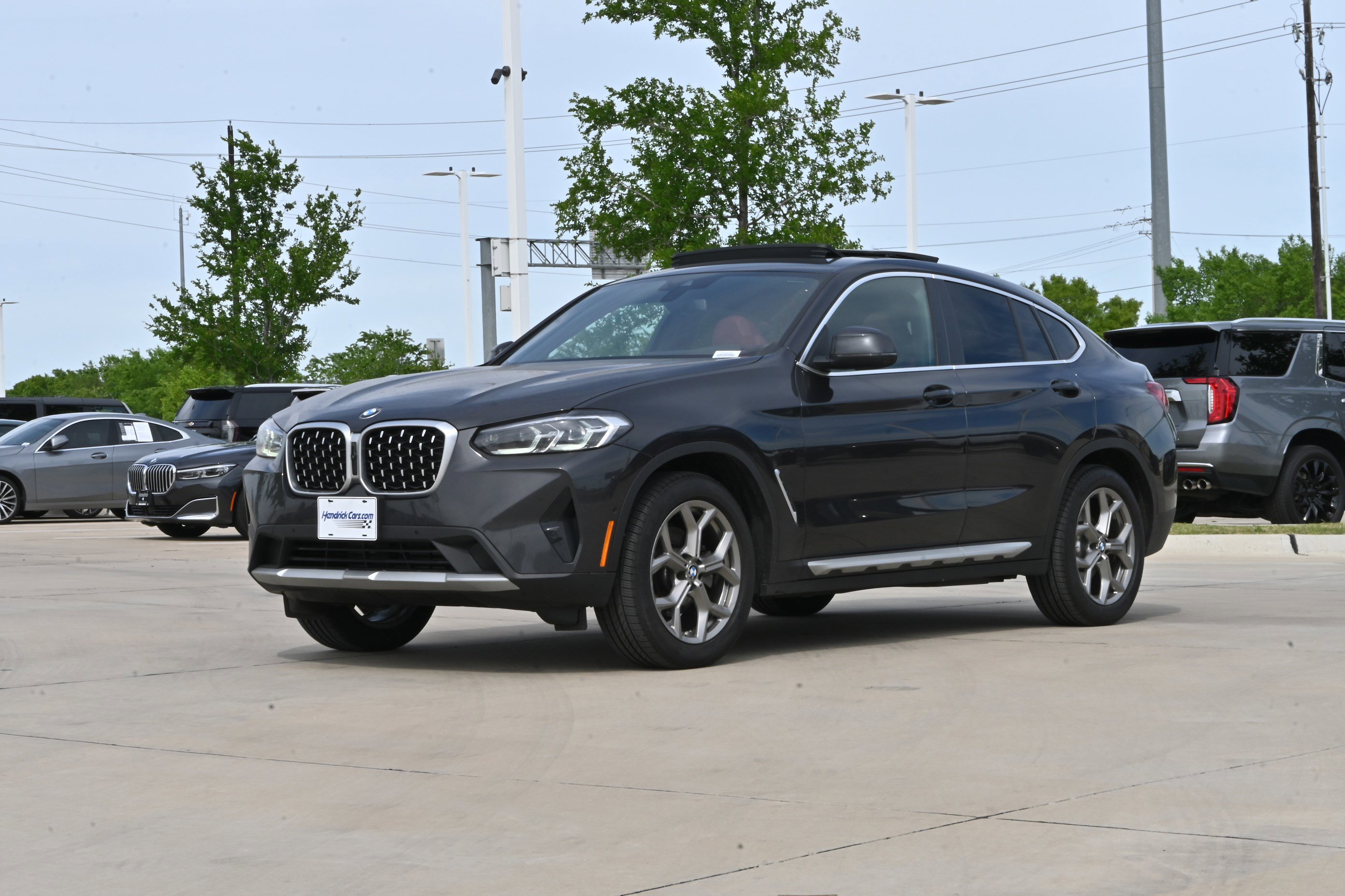 Certified 2025 BMW X4 xDrive30i w/ Premium Package image 5