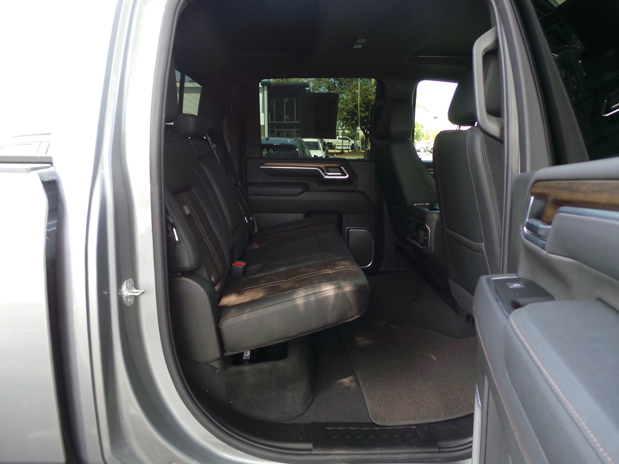 Used 2025 Chevrolet Silverado 3500 High Country w/ High Country Premium Package AWD/4WD image 47
