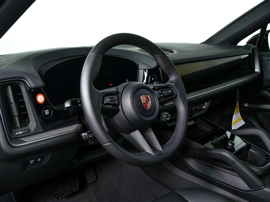 Certified 2026 Porsche Cayenne Coupe AWD/4WD image 4