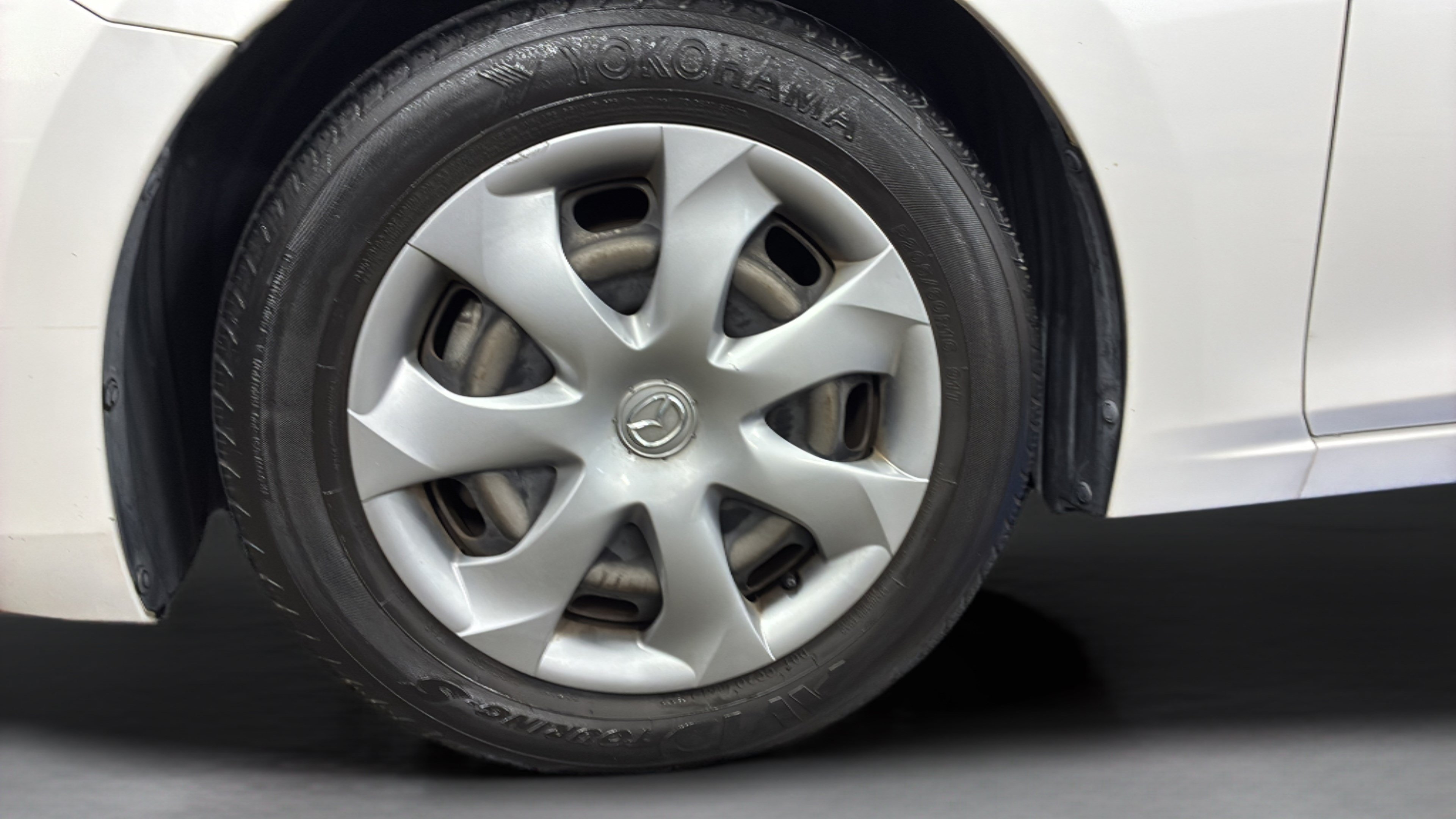 Used 2017 MAZDA MAZDA3 Sport FWD image 11