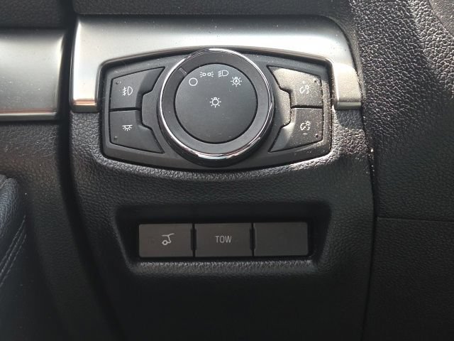 Used 2018 Ford Explorer XLT w/ Equipment Group 202A AWD/4WD image 29