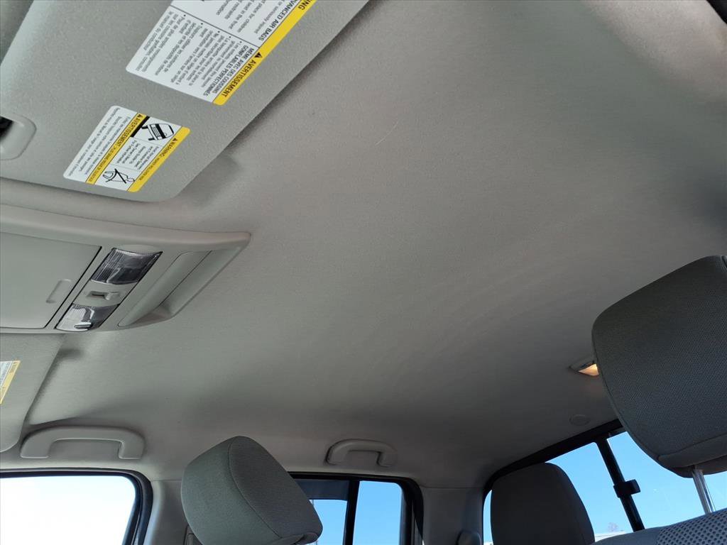 Used 2020 Nissan Frontier SV w/ Midnight Edition Floor Mats image 13