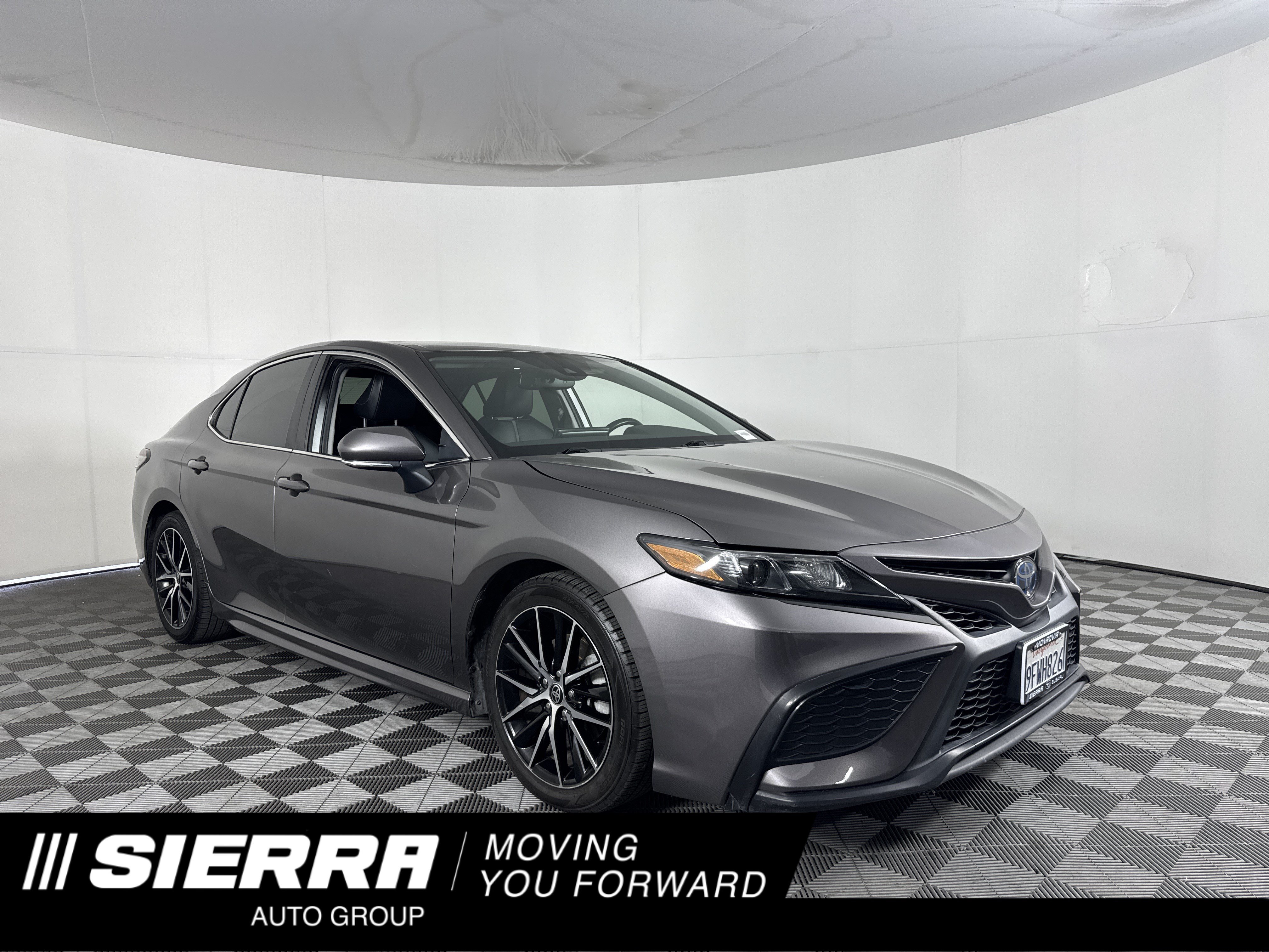 Used 2023 Toyota Camry SE w/ Audio Upgrade Package FWD image 1