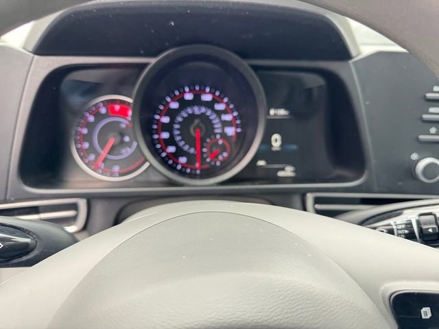 Used 2023 Hyundai Elantra SEL image 19