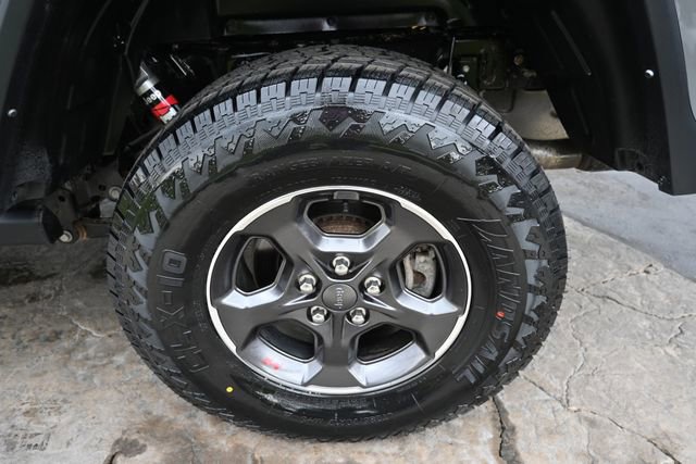 Used 2021 Jeep Gladiator Rubicon w/ Cold Weather Group AWD/4WD image 13