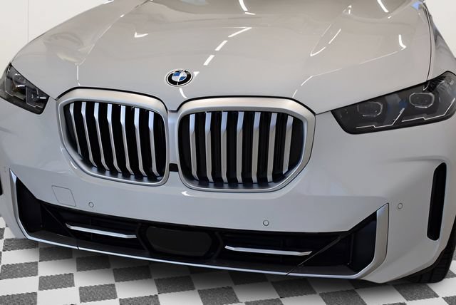 New 2026 BMW X5 xDrive40i w/ Premium Package AWD/4WD image 14