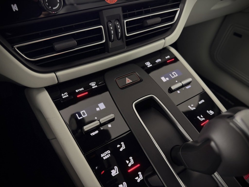 New 2026 Porsche Macan image 26