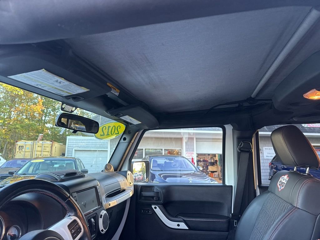 Used 2012 Jeep Wrangler Unlimited Sahara image 35