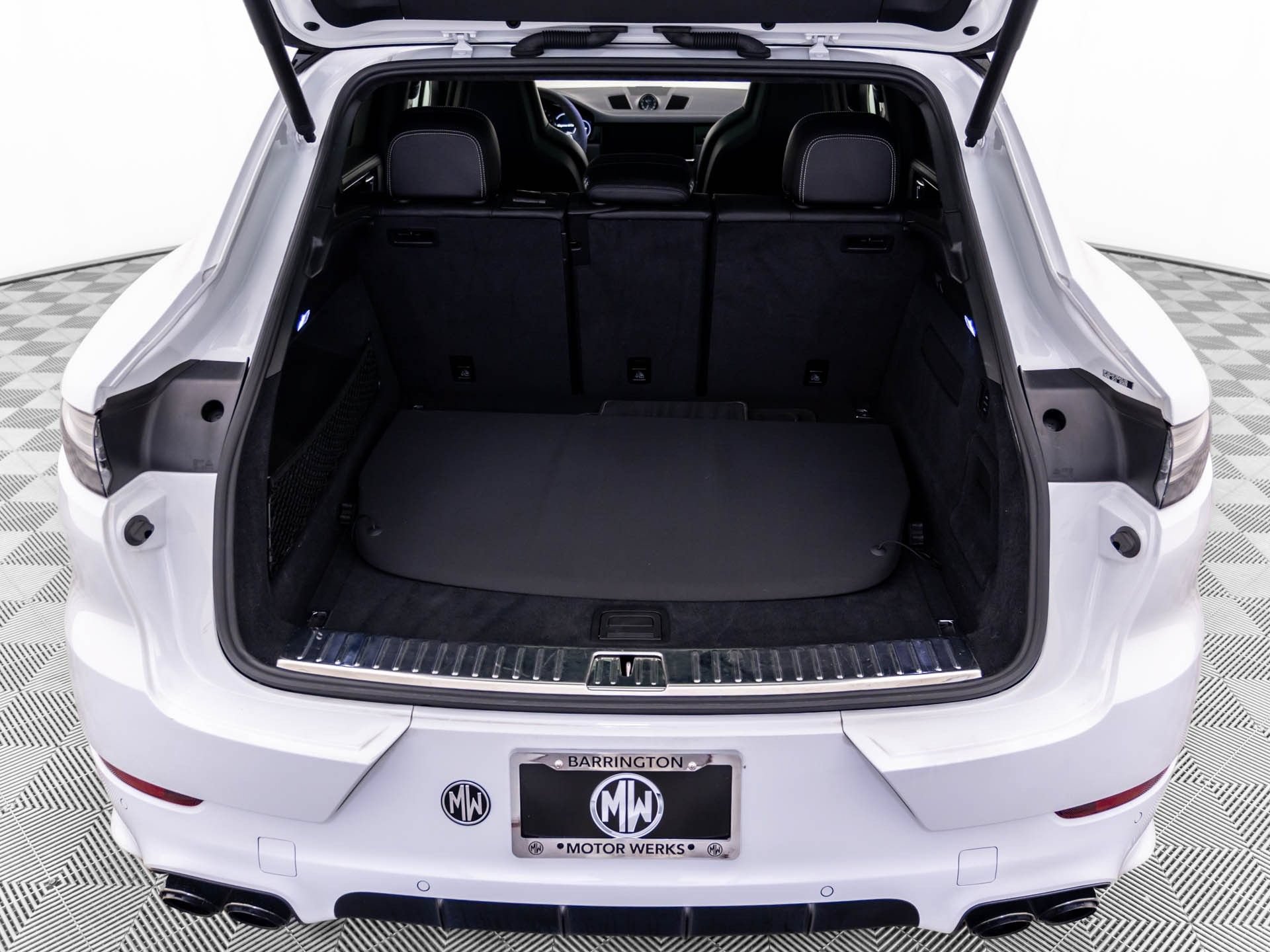 Certified 2022 Porsche Cayenne GTS AWD/4WD image 32