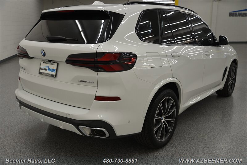 Used 2025 BMW X5 xDrive40i w/ M Sport Package AWD/4WD image 8