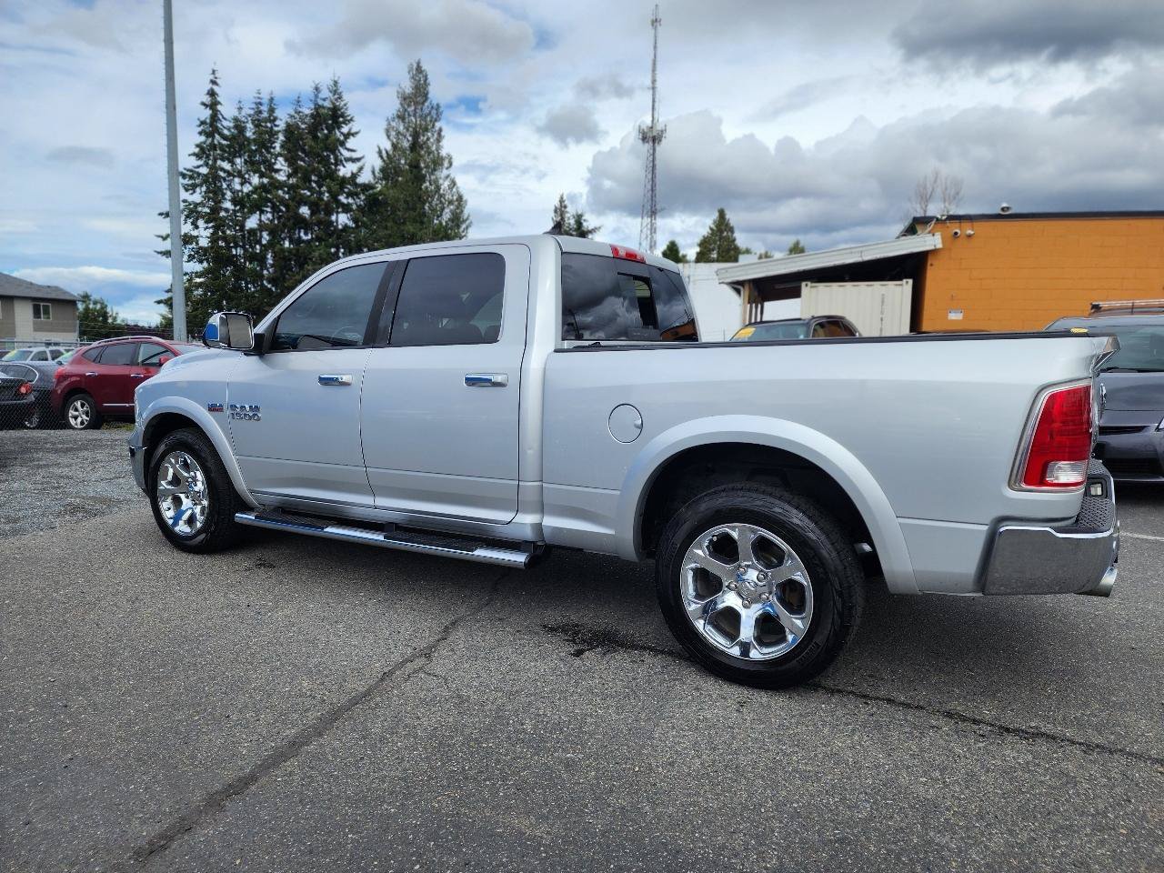 Used 2014 RAM 1500 Laramie w/ Convenience Group AWD/4WD image 8