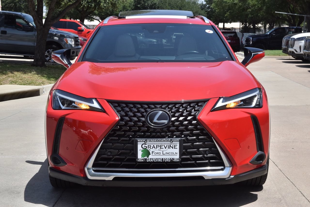 Used 2020 Lexus UX 200 w/ Premium Package FWD image 3