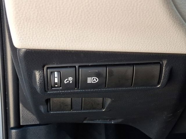 Used 2022 Toyota Corolla Cross L image 33