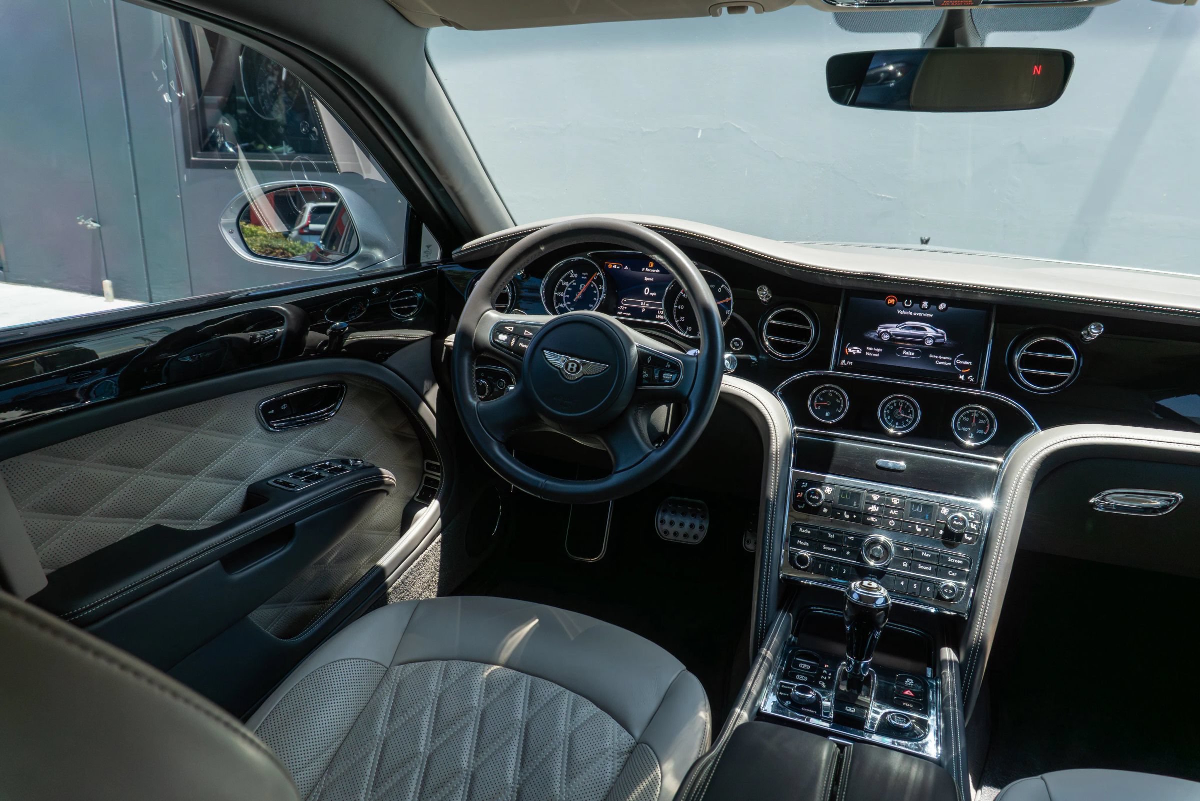 Used 2020 Bentley Mulsanne RWD image 64