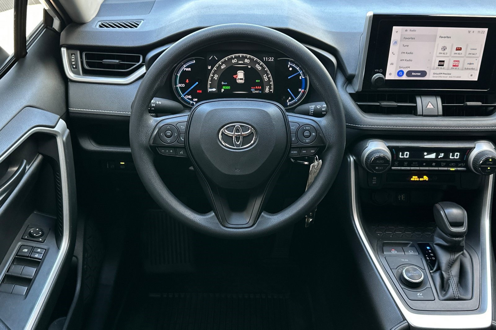 Used 2025 Toyota RAV4 LE AWD/4WD image 30