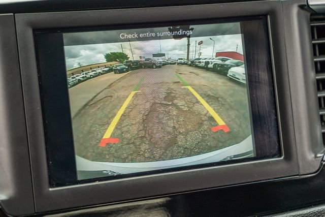 Used 2019 Chrysler Pacifica Touring-L FWD image 28