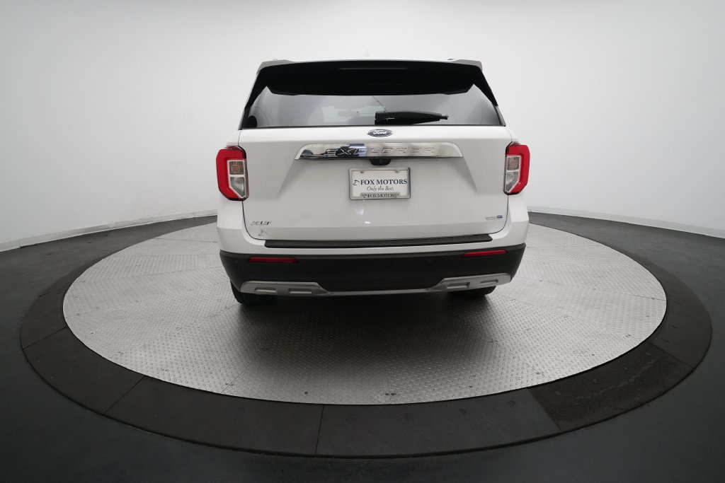 Used 2020 Ford Explorer XLT w/ Equipment Group 202A AWD/4WD image 26