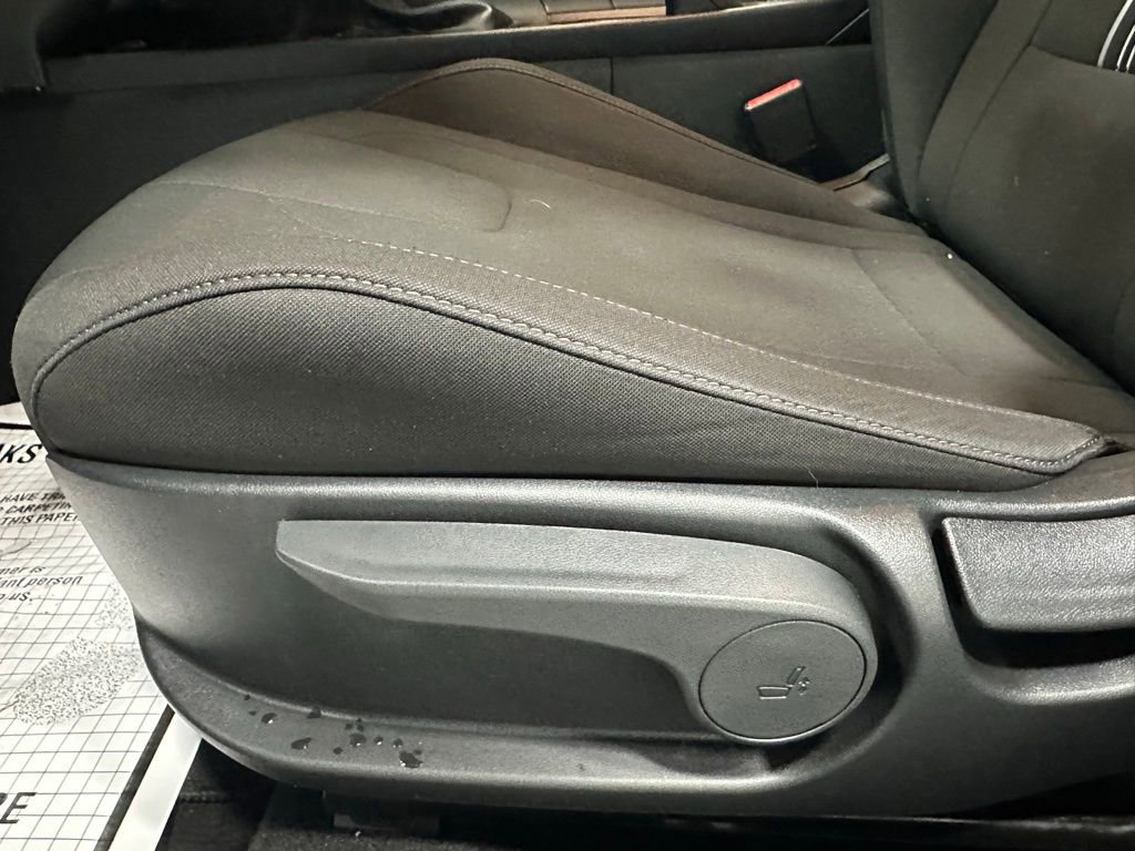 Used 2025 Hyundai Elantra Sport image 12
