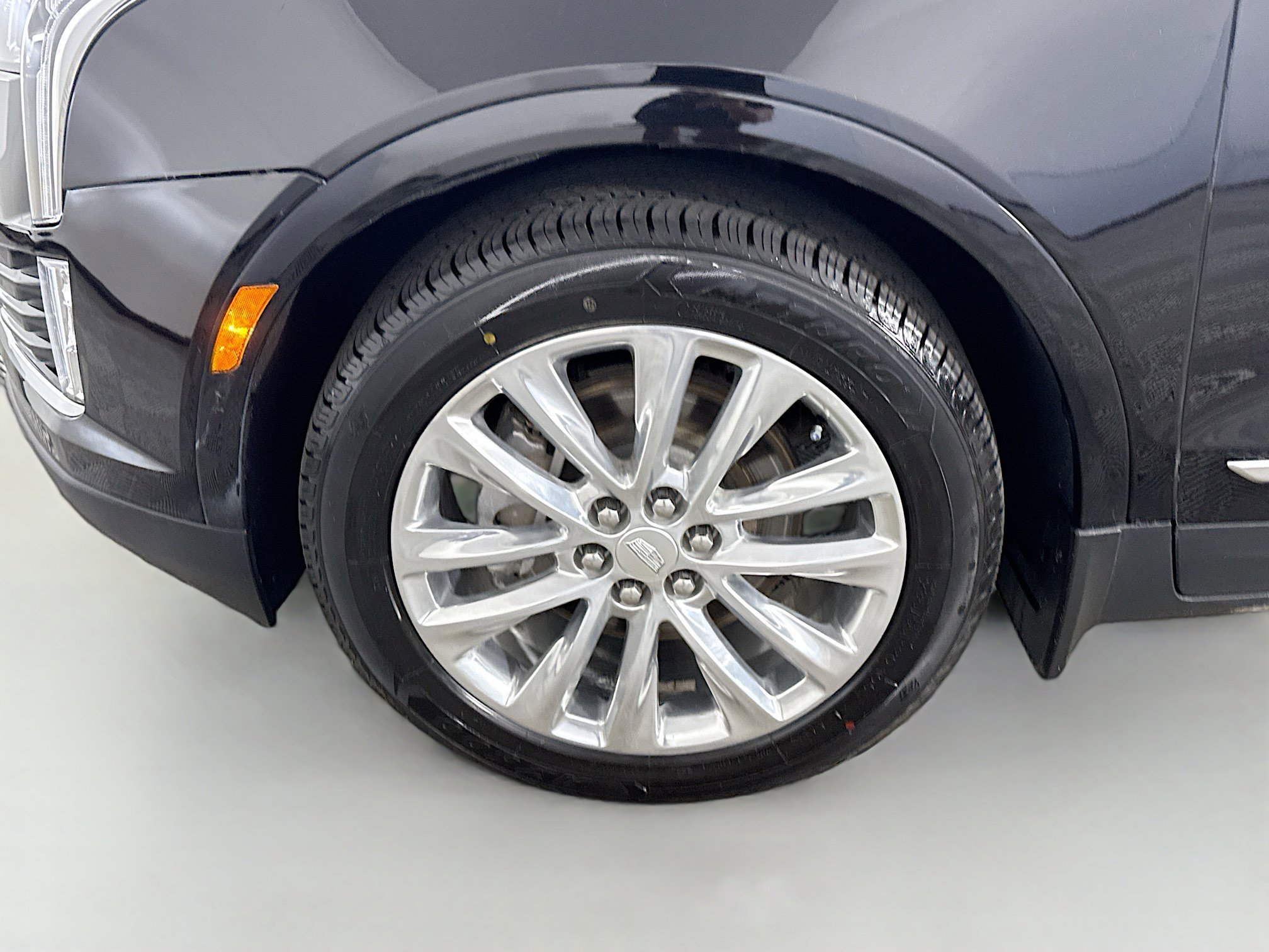 Used 2017 Cadillac XT5 Platinum image 38