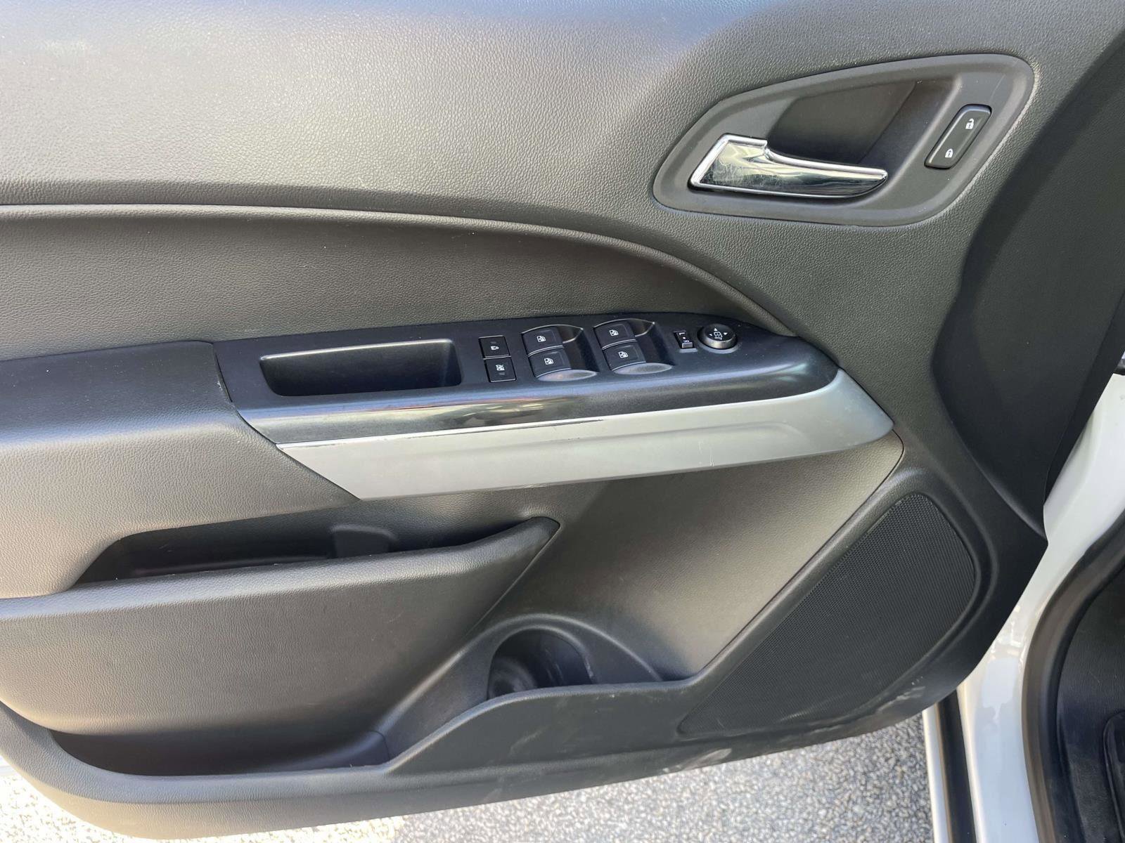 Used 2022 Chevrolet Colorado LT w/ Luxury Package image 15