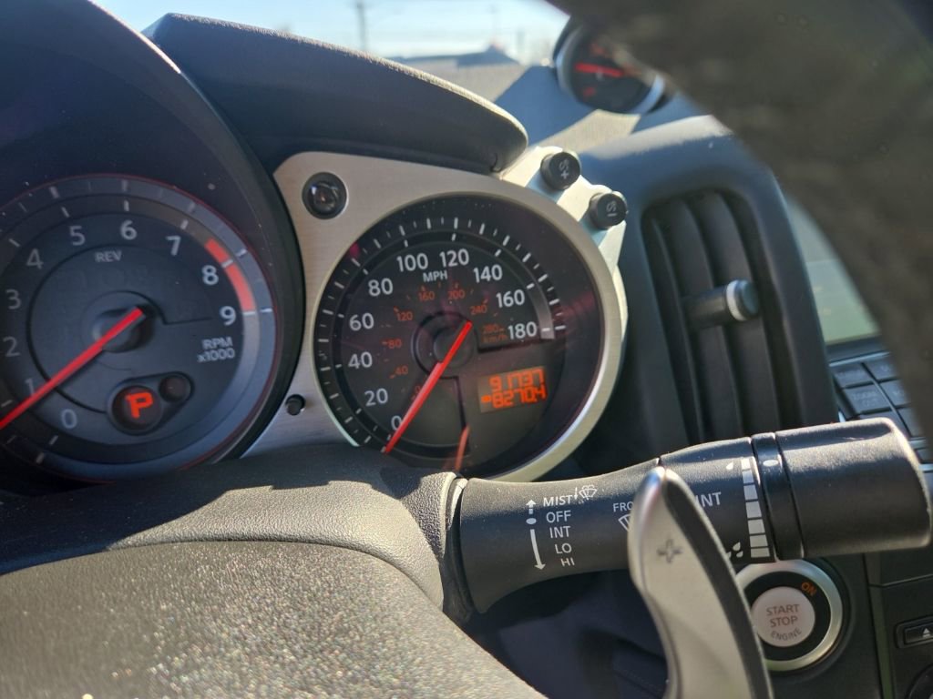 Used 2016 Nissan 370Z w/ Sport Package image 23