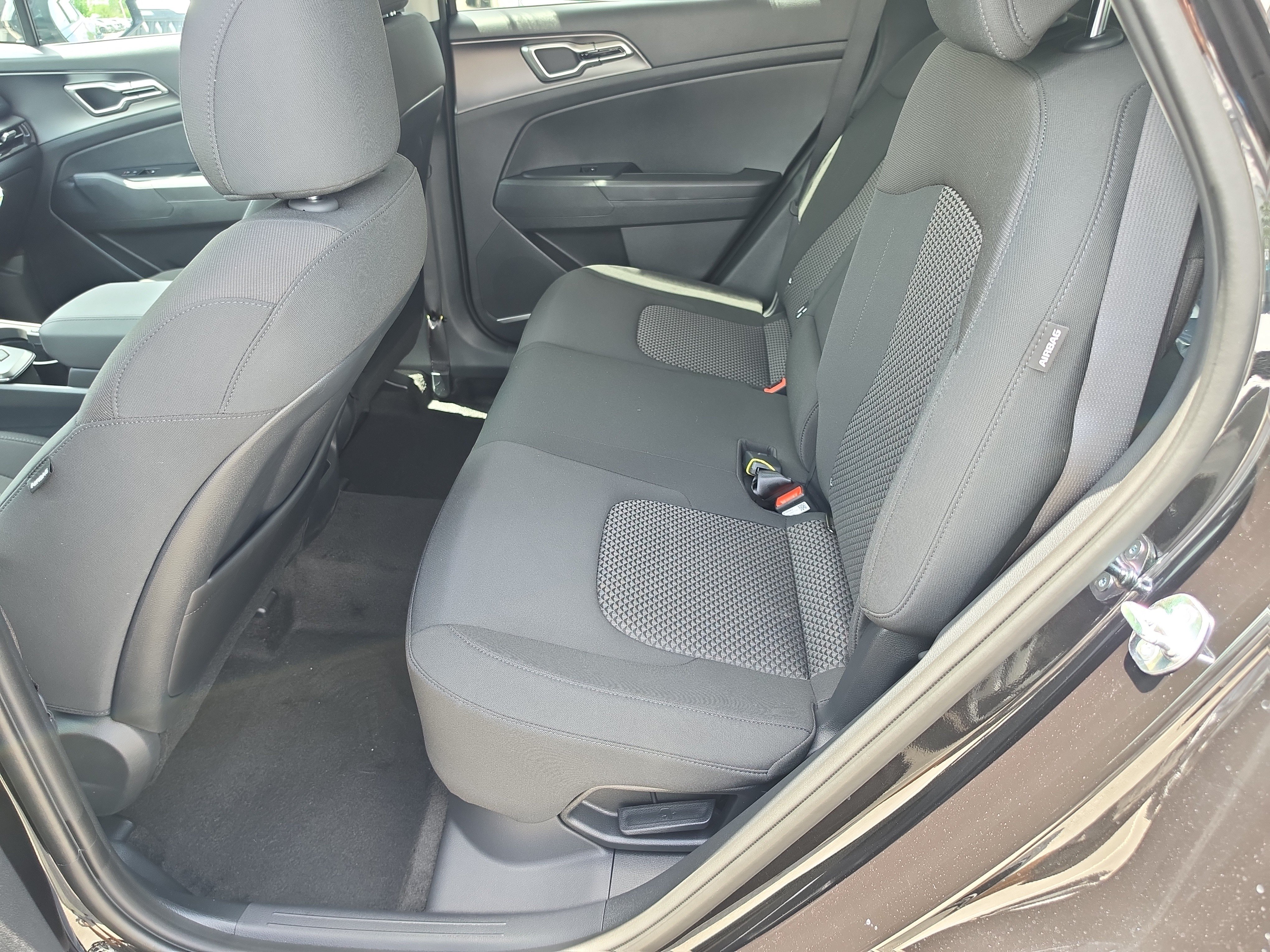 New 2027 Kia Sportage LX FWD image 16