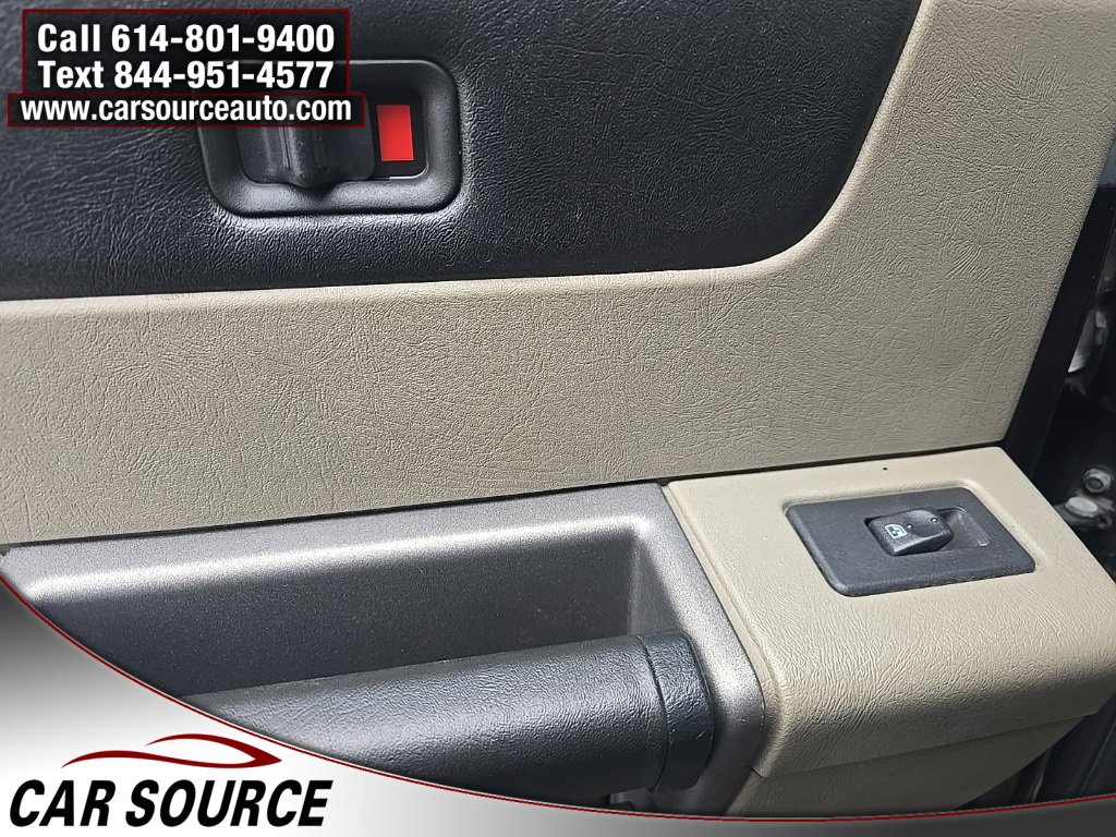 Used 2004 HUMMER H2 w/ Preferred Equipment Group image 21