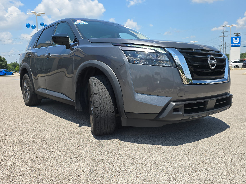 Used 2023 Nissan Pathfinder S FWD image 6