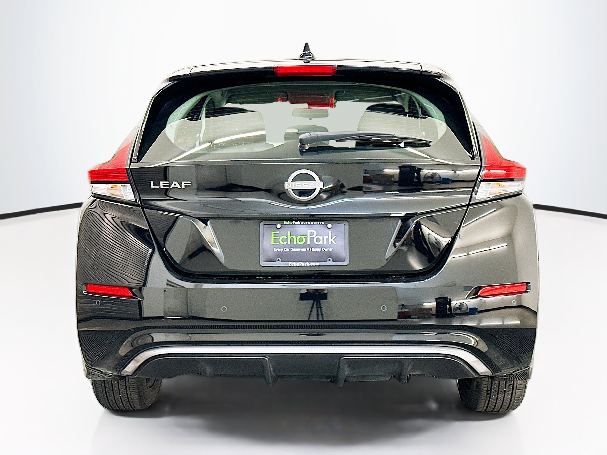 Used 2023 Nissan Leaf S image 7