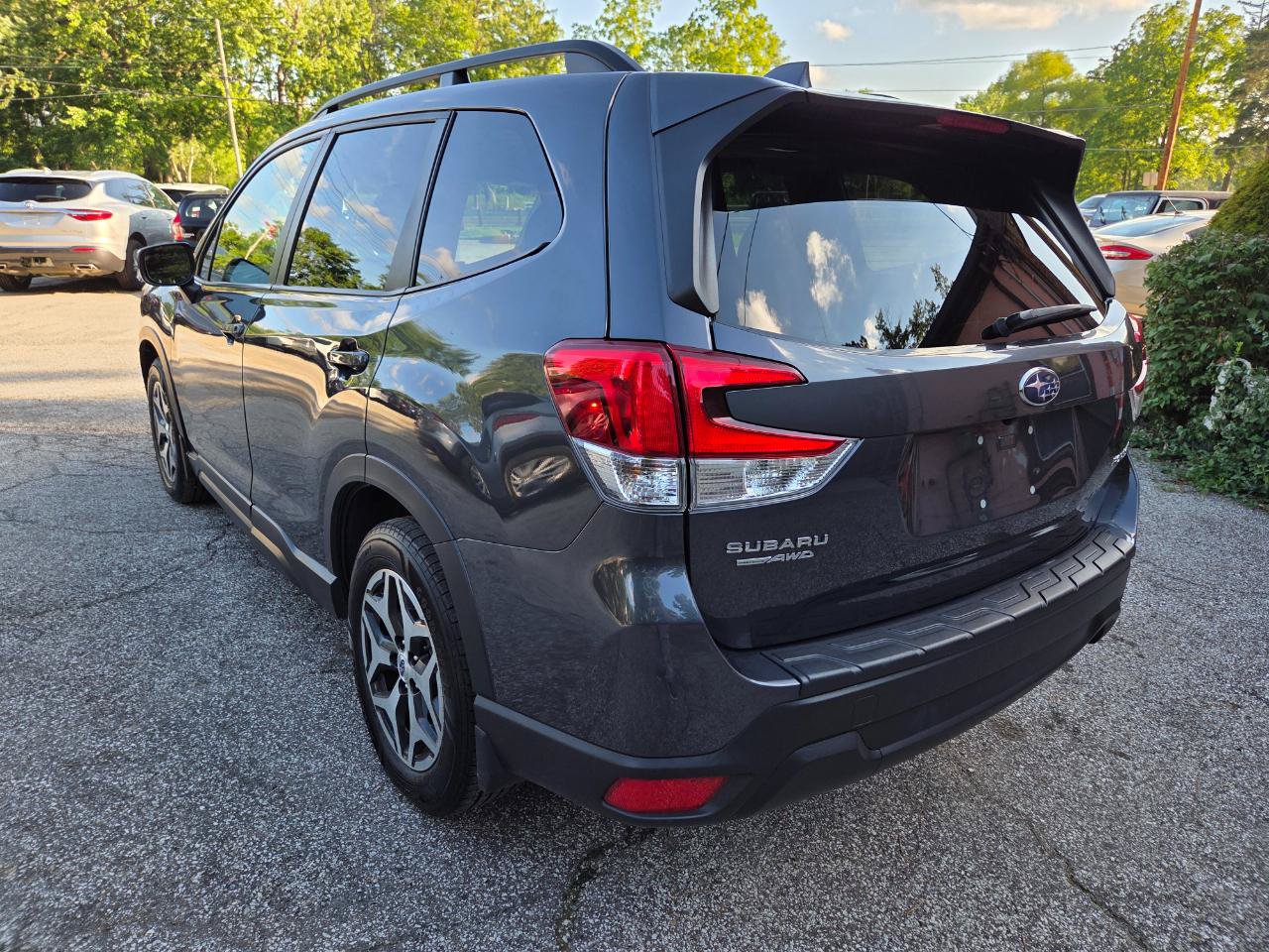 Used 2021 Subaru Forester Premium AWD/4WD image 6
