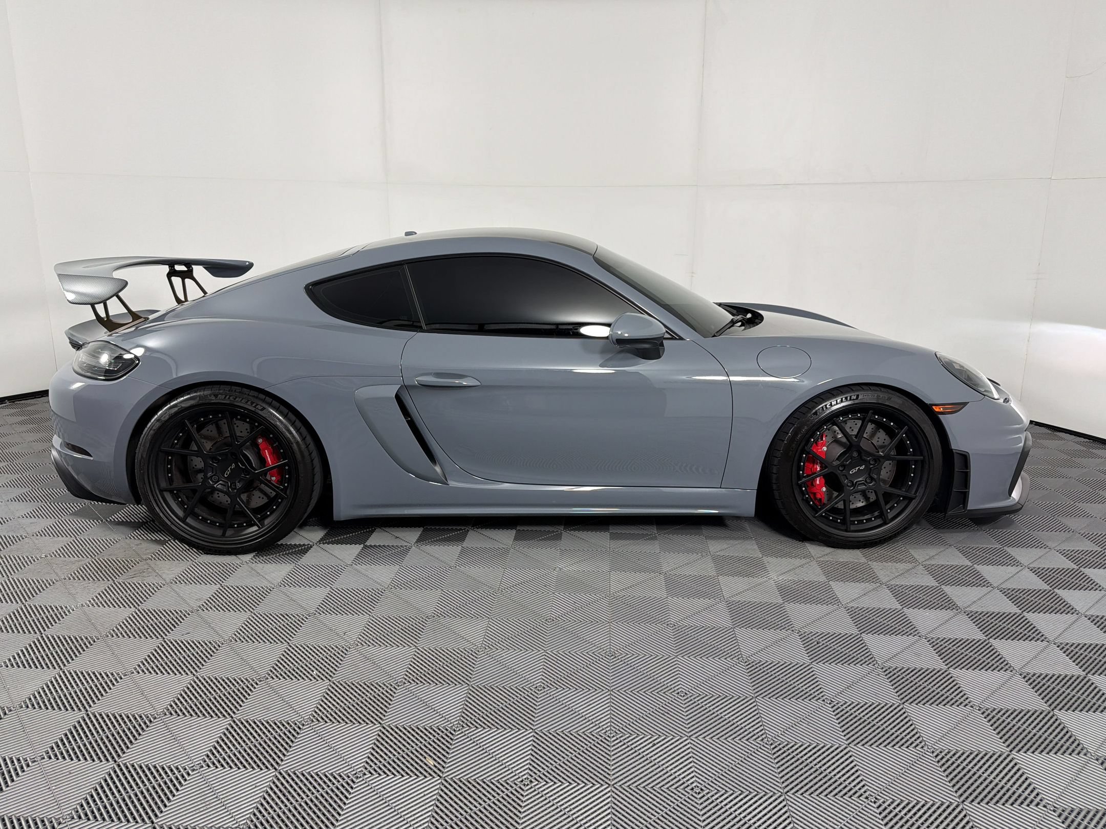 Certified 2023 Porsche 718 Cayman GT4 RWD image 8