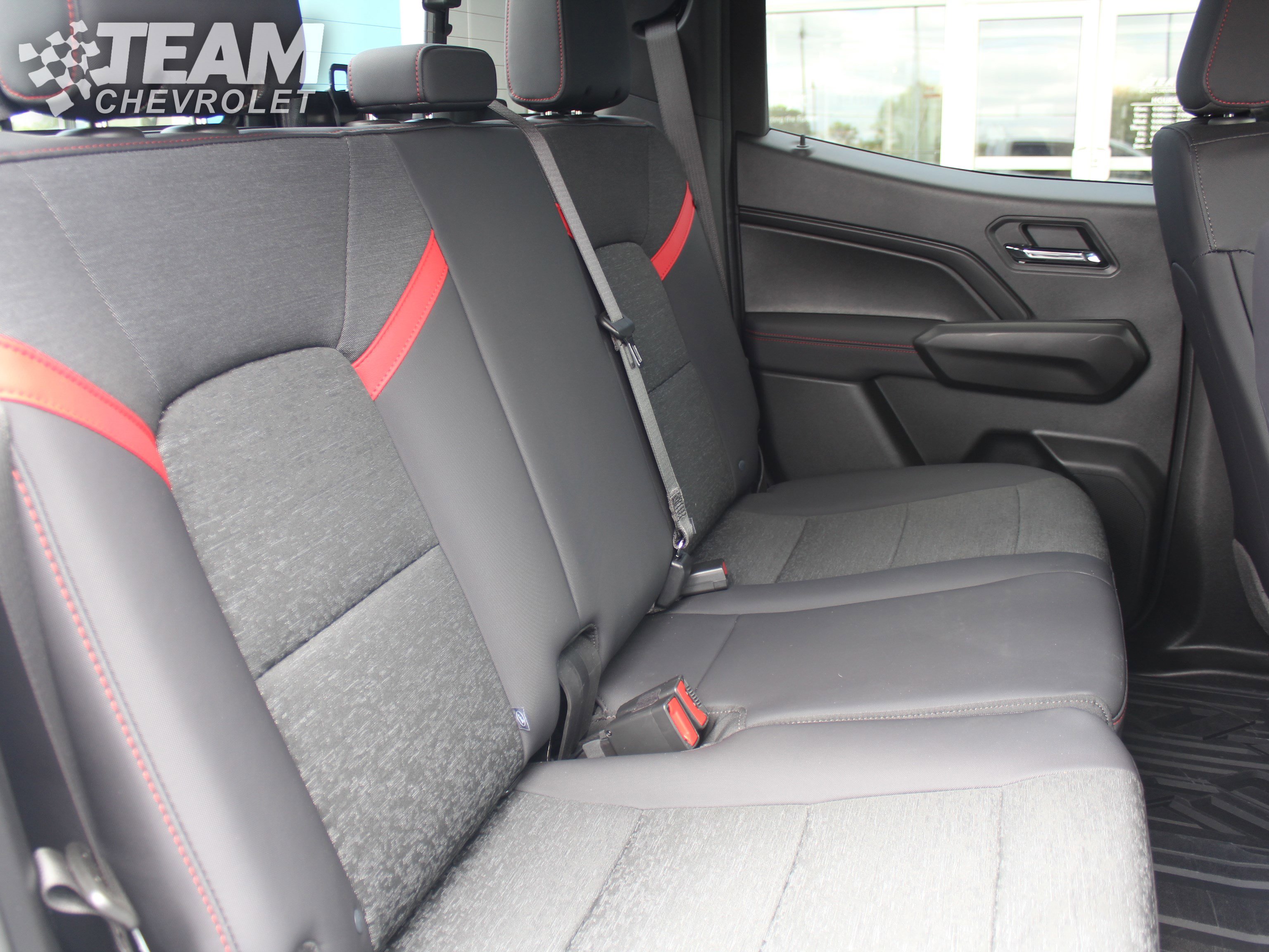 Used 2025 Chevrolet Colorado Z71 AWD/4WD image 23