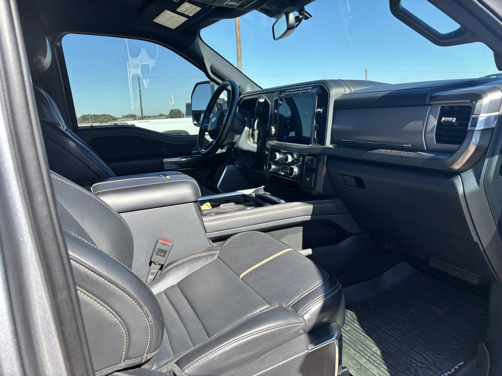 Used 2024 Ford F250 Platinum image 22