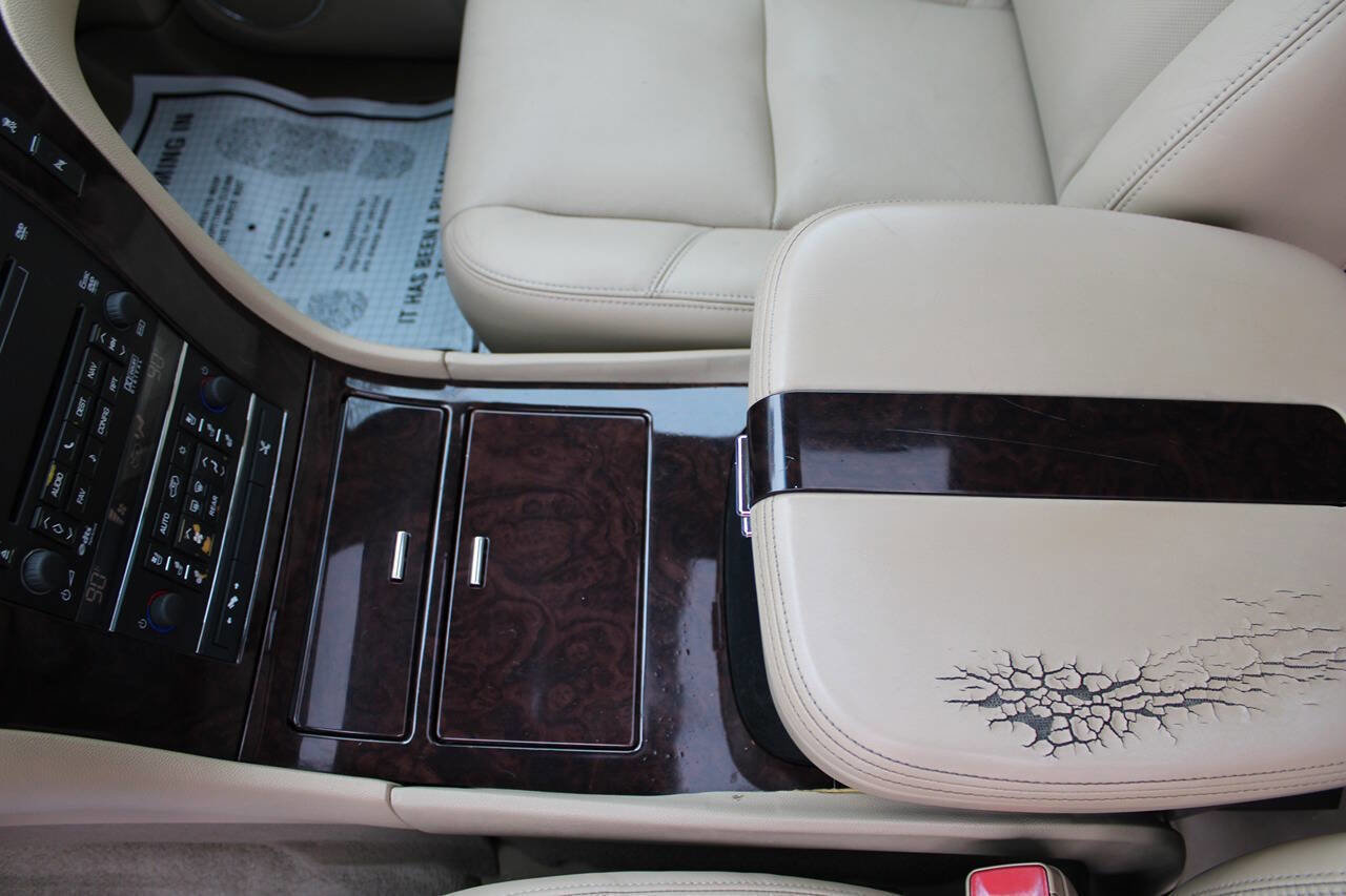 Used 2009 Cadillac Escalade AWD image 25