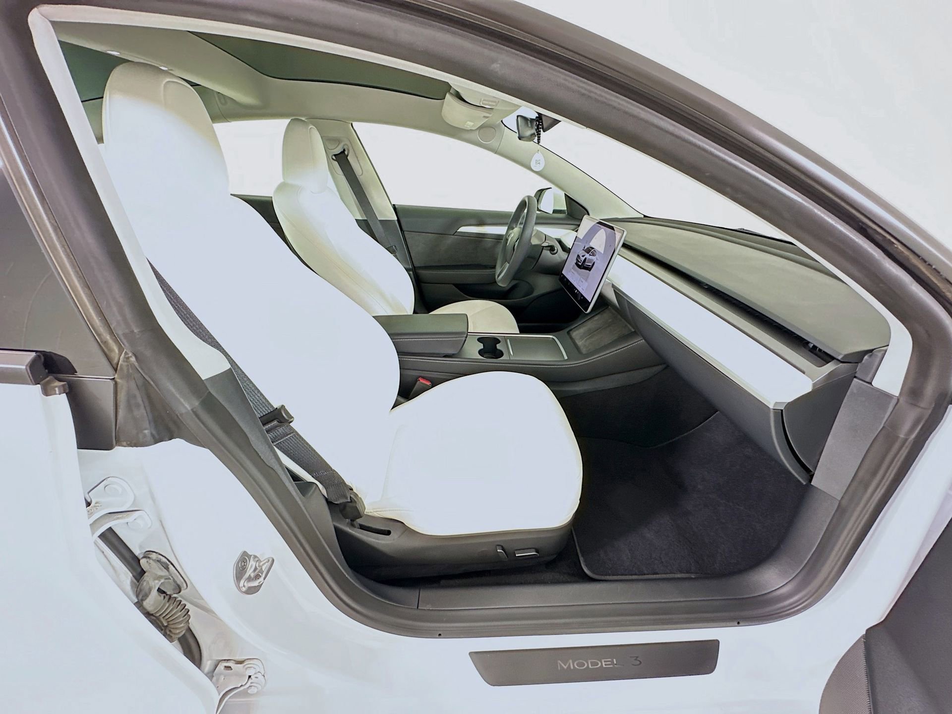 Used 2023 Tesla Model 3 Long Range image 31
