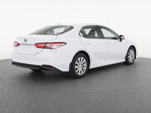 Used 2020 Toyota Camry LE FWD image 3