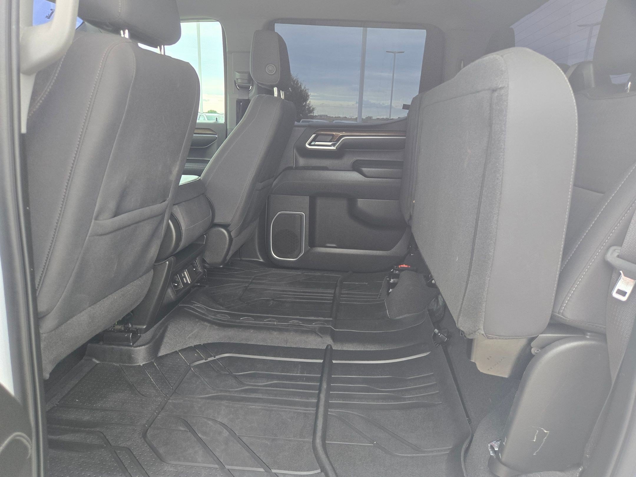 Used 2023 Chevrolet Silverado 1500 LT RWD image 13