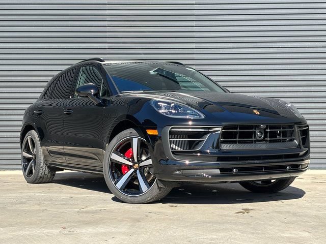 Certified 2026 Porsche Macan S AWD/4WD image 9
