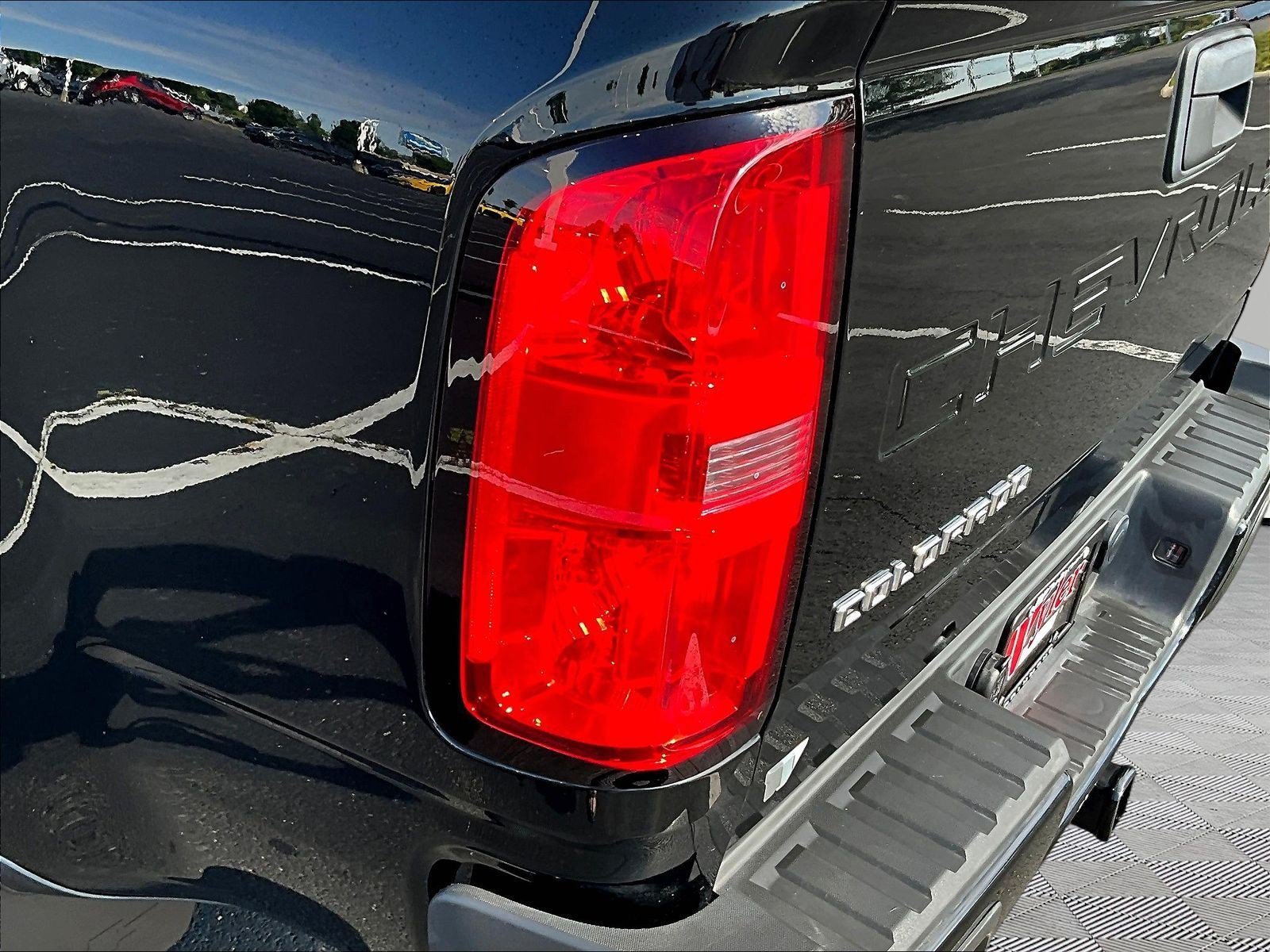 Used 2022 Chevrolet Colorado W/T w/ Custom Special Edition RWD image 21