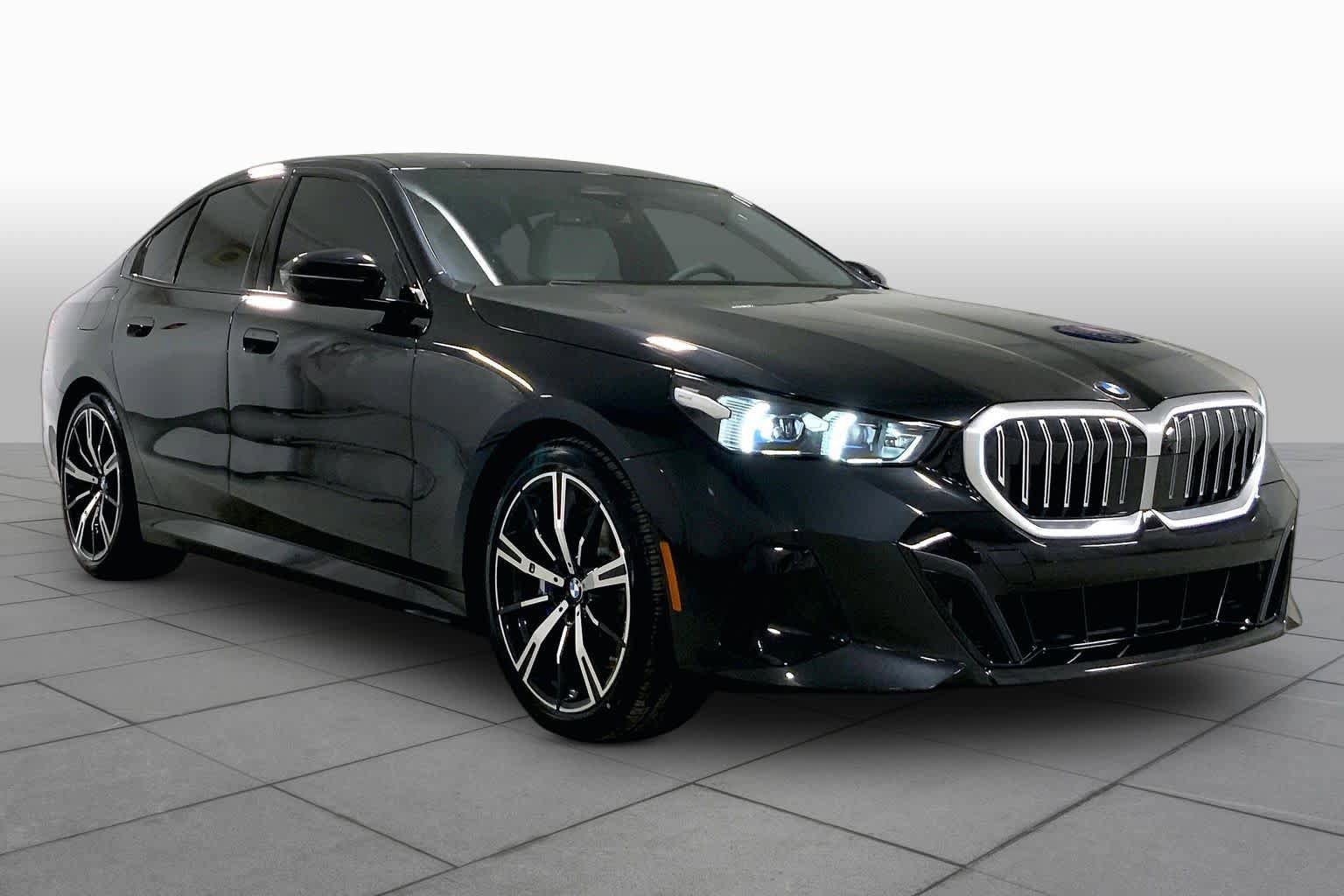 New 2026 BMW 540i xDrive w/ M Sport Package AWD/4WD image 2