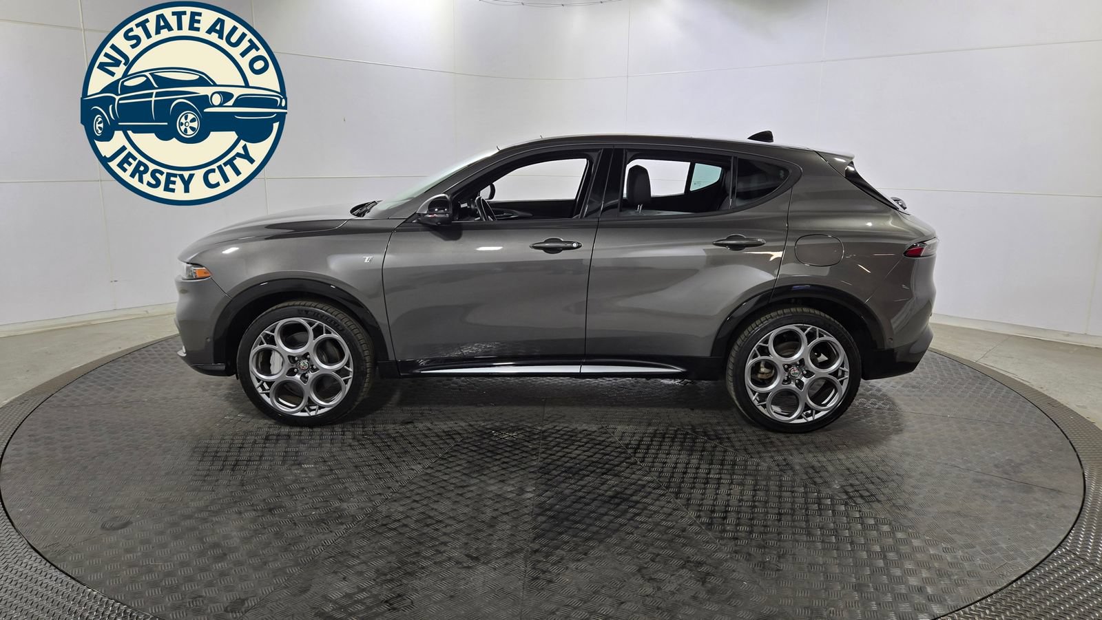 Used 2024 Alfa Romeo Tonale Ti w/ Active Assist Package AWD/4WD image 4