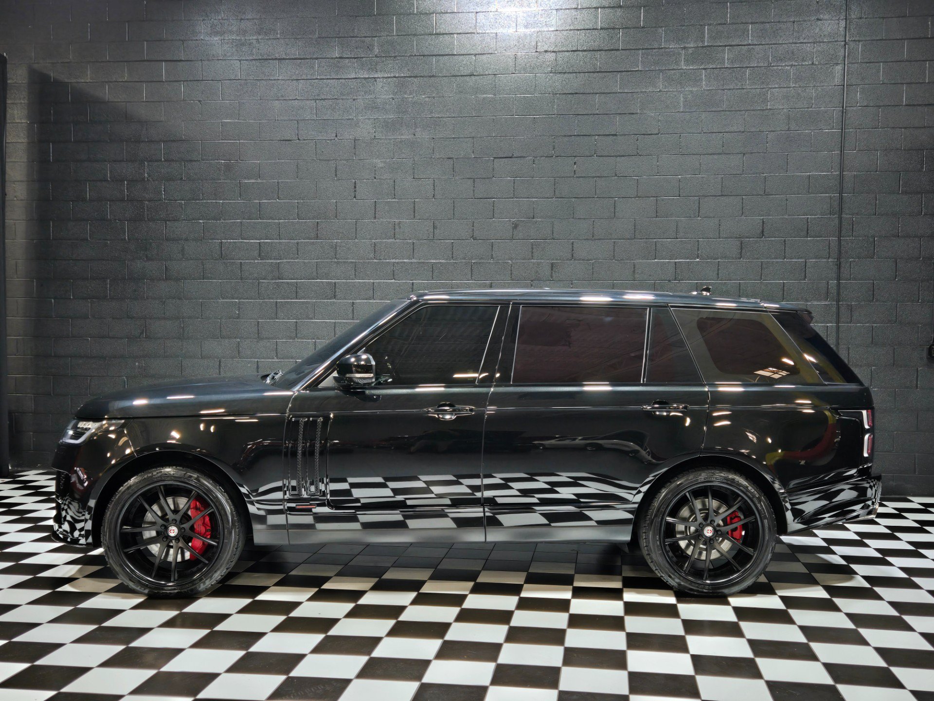Used 2016 Land Rover Range Rover Long Wheelbase Supercharged AWD/4WD image 2