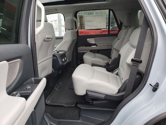 New 2025 Ford Expedition Active image 31