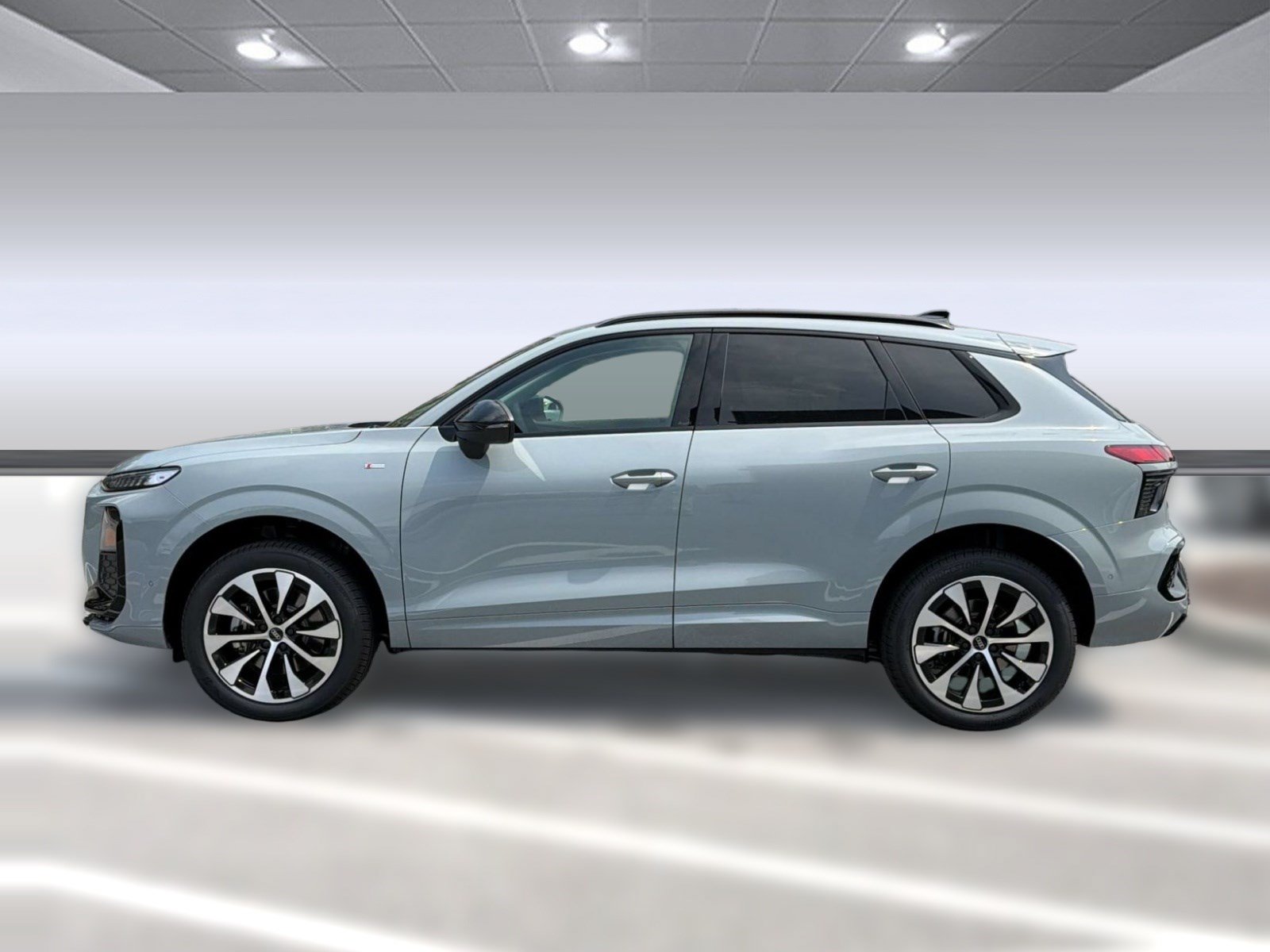New 2026 Audi Q3 quattro 2.0T AWD/4WD image 2