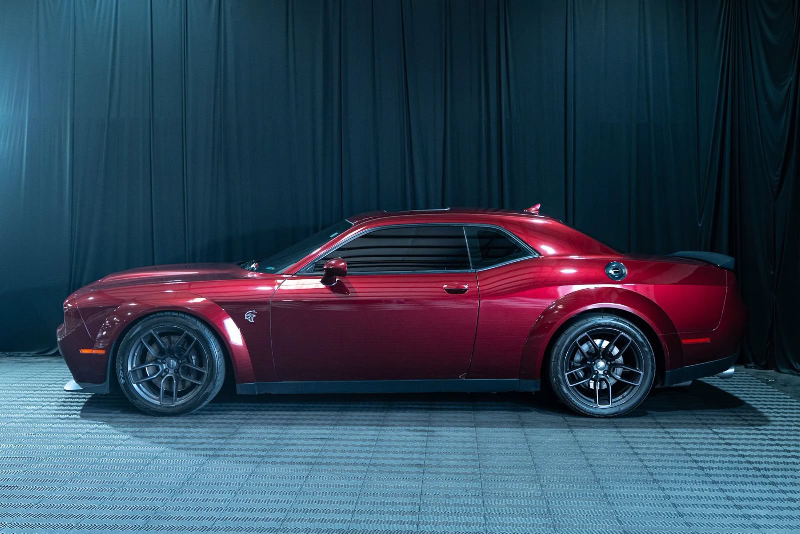 Used 2019 Dodge Challenger SRT Hellcat w/ Widebody Package RWD image 5