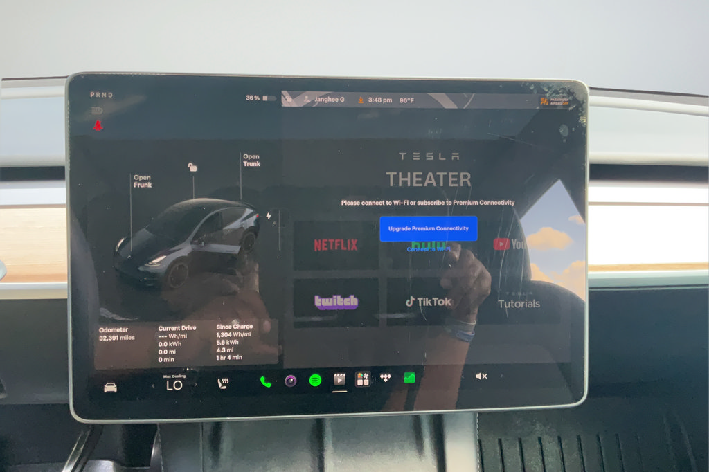 Used 2025 Tesla Model Y Performance AWD/4WD image 38