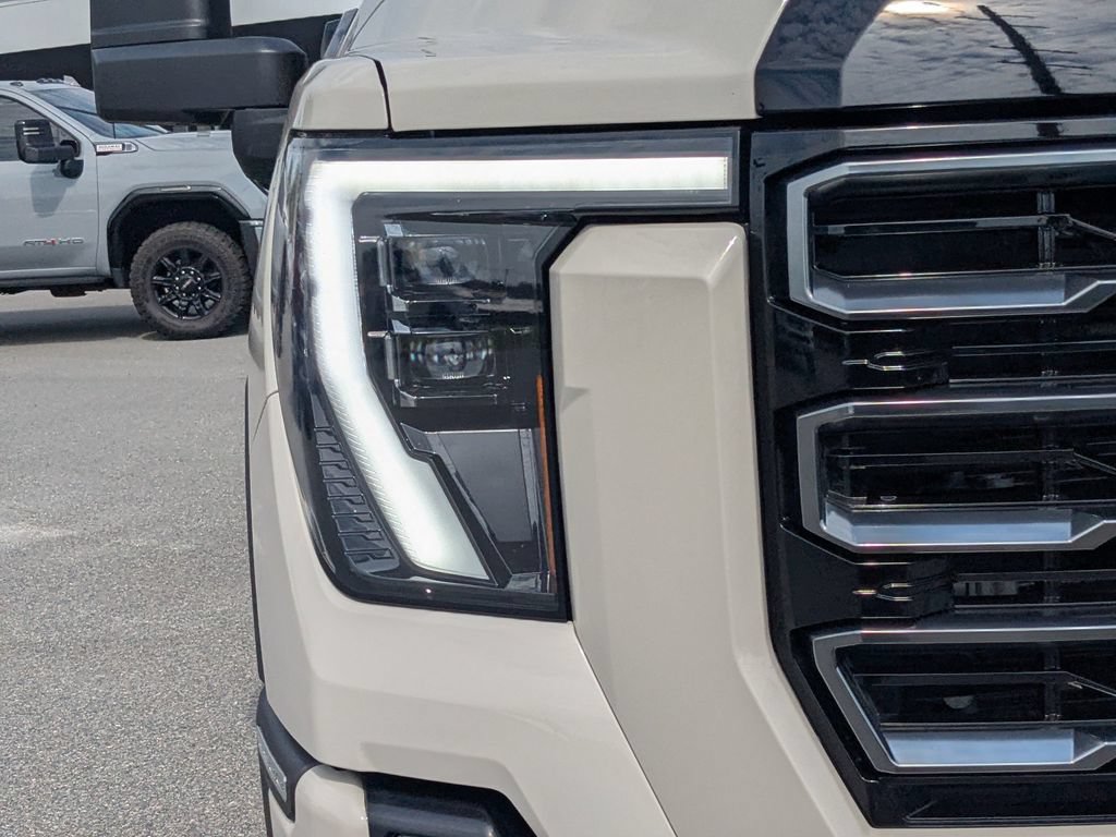 Used 2026 GMC Sierra 2500 AT4 w/ AT4 Premium Plus Package AWD/4WD image 8